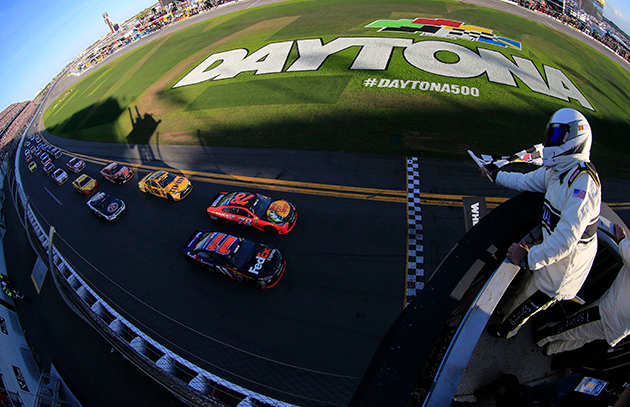 vr-daytona-500-lens.jpg